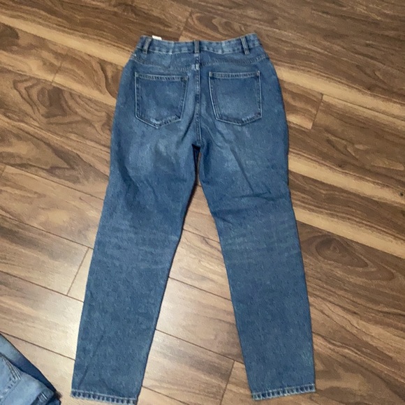 distressed mom jeans - Picture 3 of 3